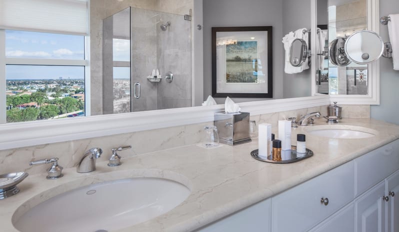 Marco Beach Resort - Two Bedroom Gulf View Suite bAthroom